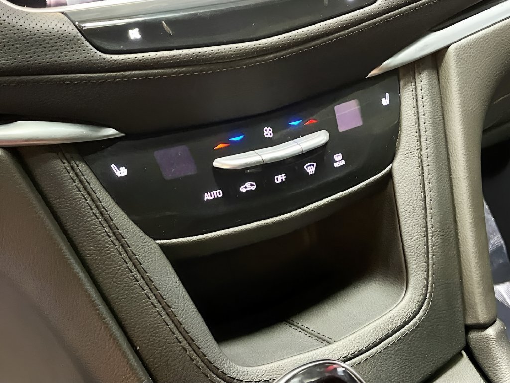 Used 2024 Cadillac XT5 Premium Luxury AWD/4WD image 16