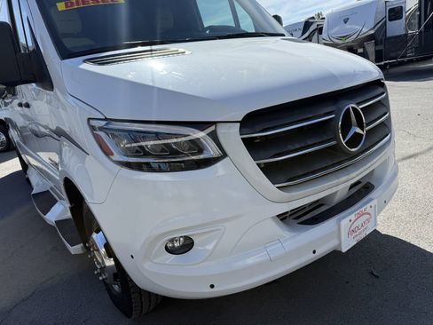 Used 2022 Mercedes-Benz Sprinter 3500 image 14