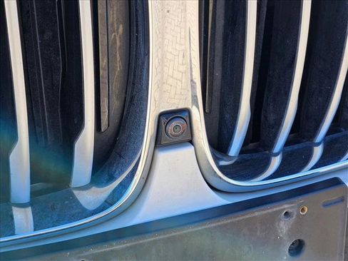 Used 2021 BMW X5 sDrive40i w/ M Sport Package image 4