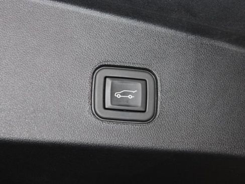 Used 2024 Cadillac Lyriq Sport image 38