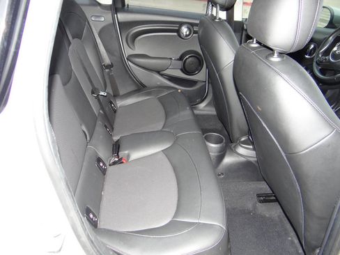 Used 2021 MINI Cooper 4-Door Hardtop image 15