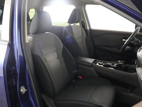 Used 2023 Nissan Rogue SV image 28