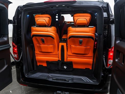 Used 2023 Mercedes-Benz Metris Passenger image 21