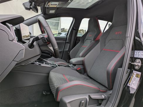 New 2026 Volkswagen GTI SE image 2