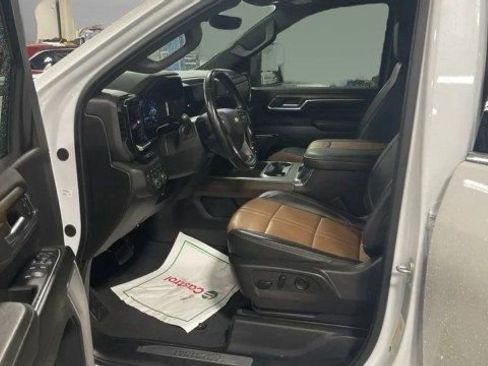 Used 2024 Chevrolet Silverado 2500 High Country w/ High Country Premium Package AWD/4WD image 15