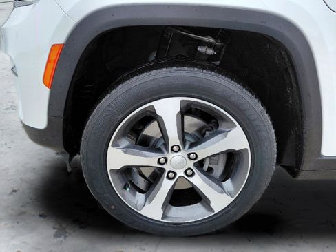 Used 2023 Jeep Grand Cherokee 4WD 4xe image 10