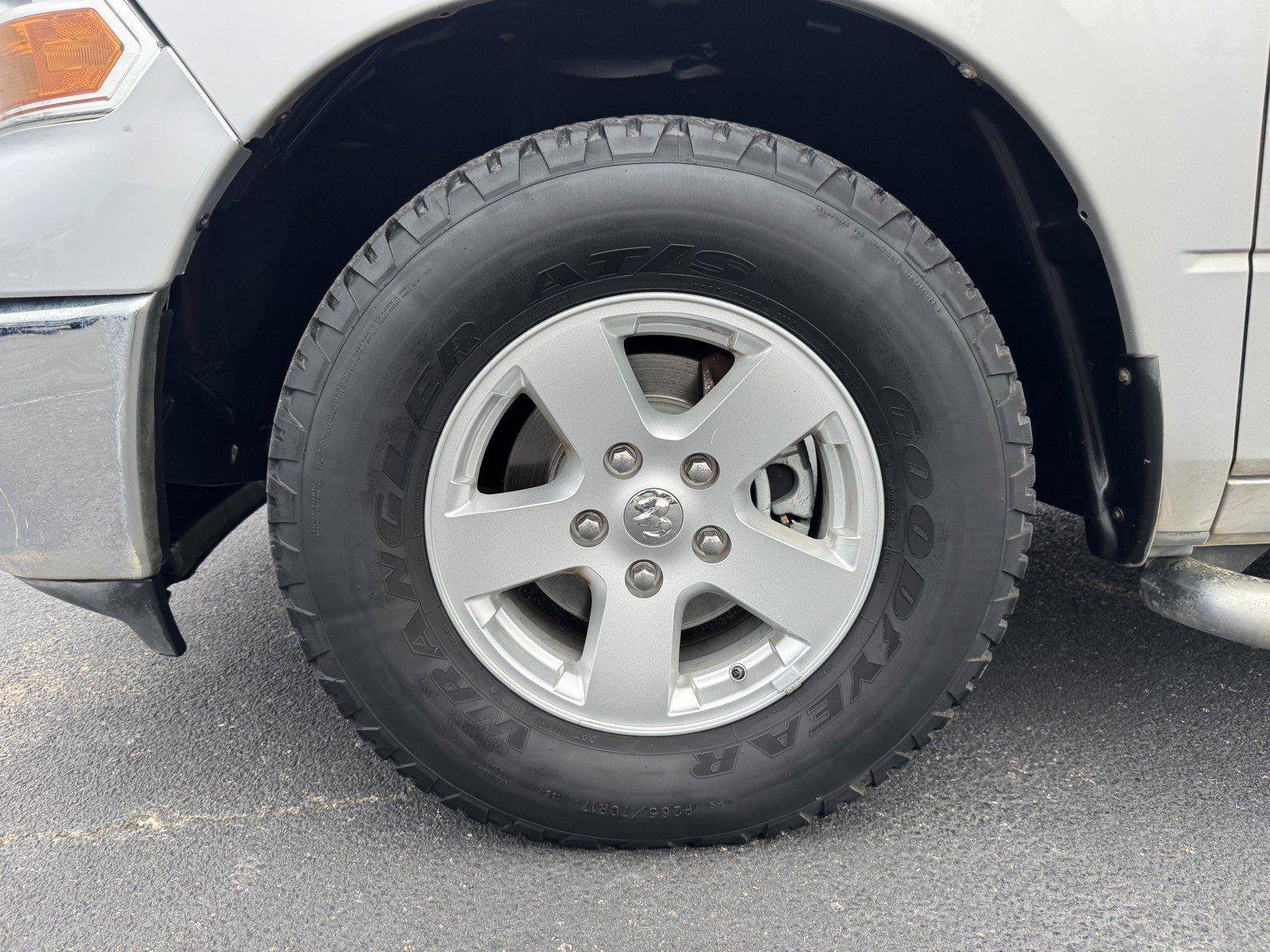 Used 2011 RAM 1500 Classic SLT w/ Luxury Group RWD image 38