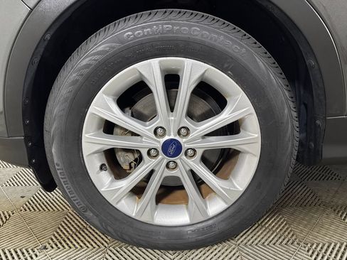 Certified 2017 Ford Escape SE w/ Equipment Group 201A FWD image 8