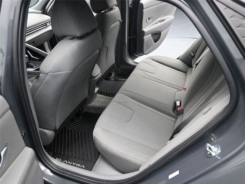 Certified 2024 Hyundai Elantra Blue image 6