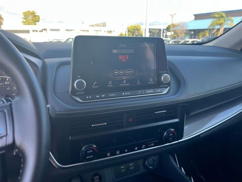 Used 2025 Nissan Rogue SV FWD image 20