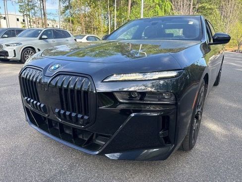 Used 2023 BMW 760i xDrive w/ Executive Package image 1