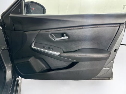 Used 2025 Nissan Sentra SR FWD image 30