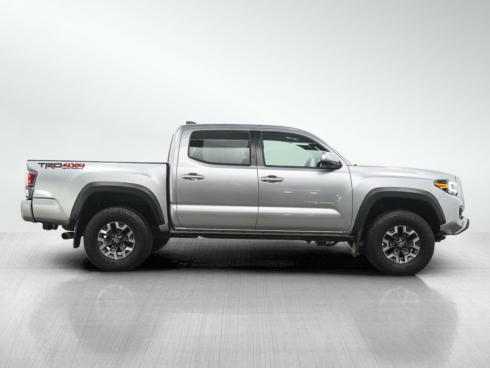 Used 2022 Toyota Tacoma TRD Off-Road w/ TRD Premium Off Road Package AWD/4WD image 7