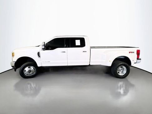 Used 2019 Ford F350 Lariat w/ Lariat Ultimate Package image 5