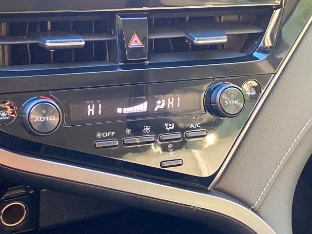 Used 2022 Toyota Camry SE FWD image 25