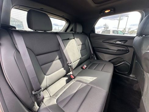 Used 2022 Chevrolet TrailBlazer RS w/ Sun and Liftgate Package image 25
