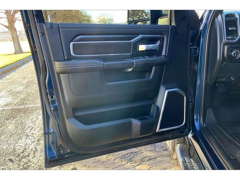 Used 2024 RAM 2500 Laramie w/ Night Edition image 25