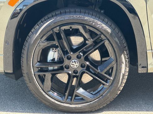 New 2026 Volkswagen Tiguan SE R-Line image 24