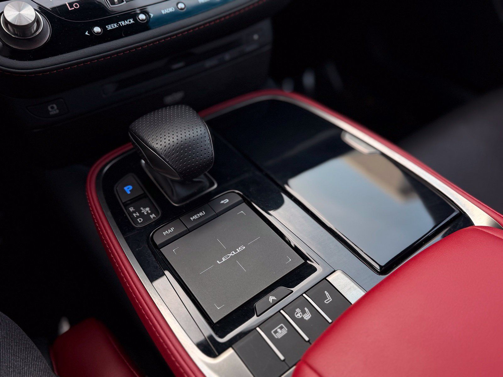 Used 2022 Lexus LS 500 F Sport w/ Accessory Package (Z1) AWD/4WD image 47