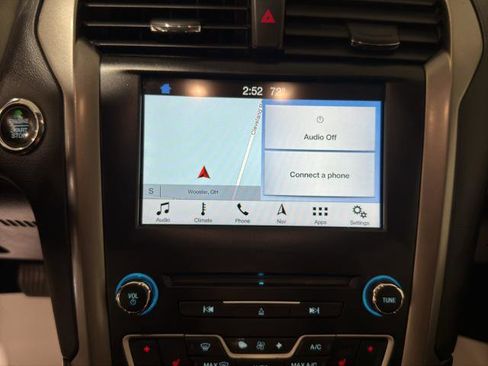 Certified 2017 Ford Fusion SE w/ Fusion SE Technology Package image 4