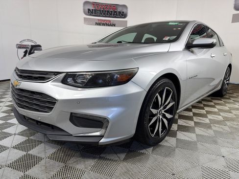 Used 2017 Chevrolet Malibu LT w/ Driver Confidence Package FWD image 7
