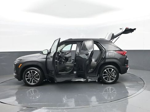Used 2025 Chevrolet TrailBlazer LT AWD/4WD image 29