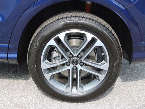 Certified 2025 Audi Q5 Premium Plus w/ Premium Plus AWD/4WD image 37