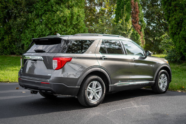 Used 2020 Ford Explorer XLT AWD/4WD image 5