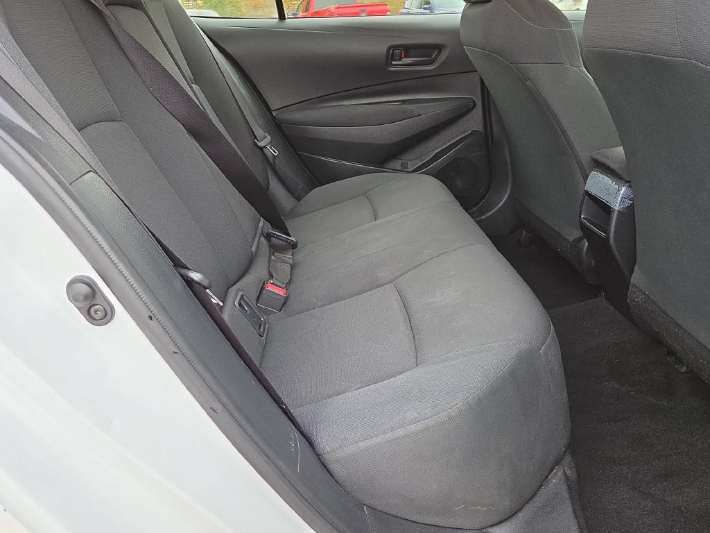 Used 2022 Toyota Corolla LE FWD image 29