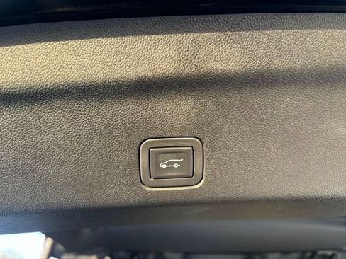 Used 2023 Chevrolet Tahoe Z71 w/ Luxury Package image 24