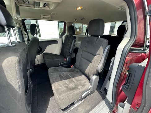 Used 2015 Dodge Grand Caravan SXT w/ UConnect Hands-Free Group image 13