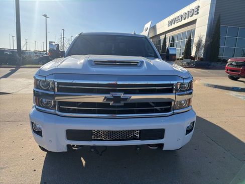 Used 2018 Chevrolet Silverado 2500 High Country w/ Duramax Plus Package image 2