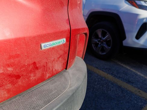 Used 2020 Ford Escape SE image 12