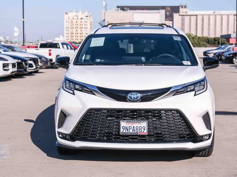 Certified 2024 Toyota Sienna XSE w/ XSE Premium Package FWD image 2