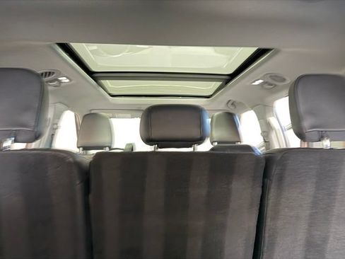Used 2022 Ford Explorer XLT w/ Equipment Group 202A AWD/4WD image 33