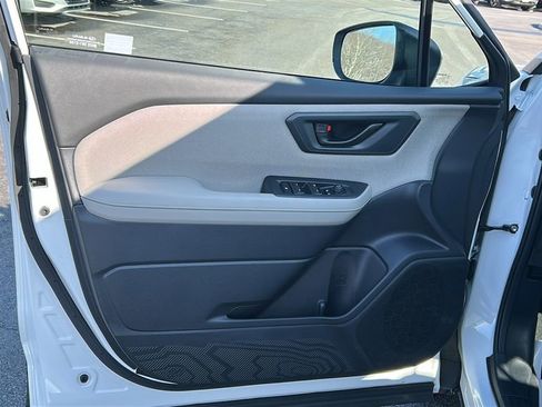 Certified 2025 Subaru Forester w/ Convenience Package #2 image 9