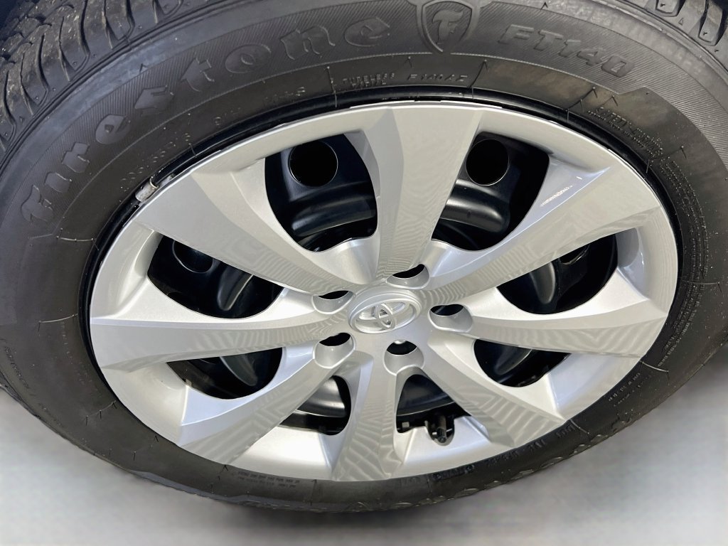 Used 2025 Toyota Corolla LE FWD image 11