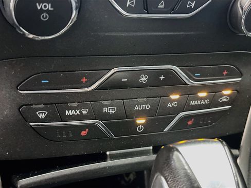 Used 2018 Ford Edge SEL w/ Equipment Group 201A AWD/4WD image 24