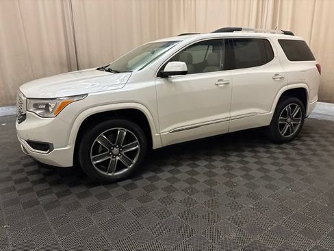 Used 2019 GMC Acadia Denali w/ Technology Package AWD/4WD image 8