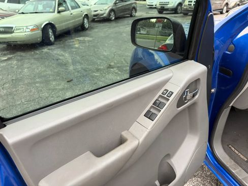 Used 2013 Nissan Frontier SV RWD image 10