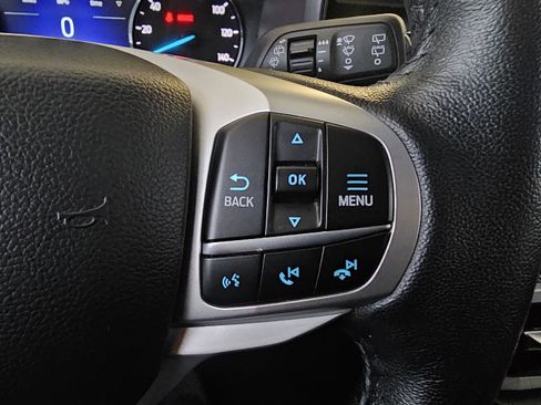 Used 2022 Ford Explorer XLT image 22