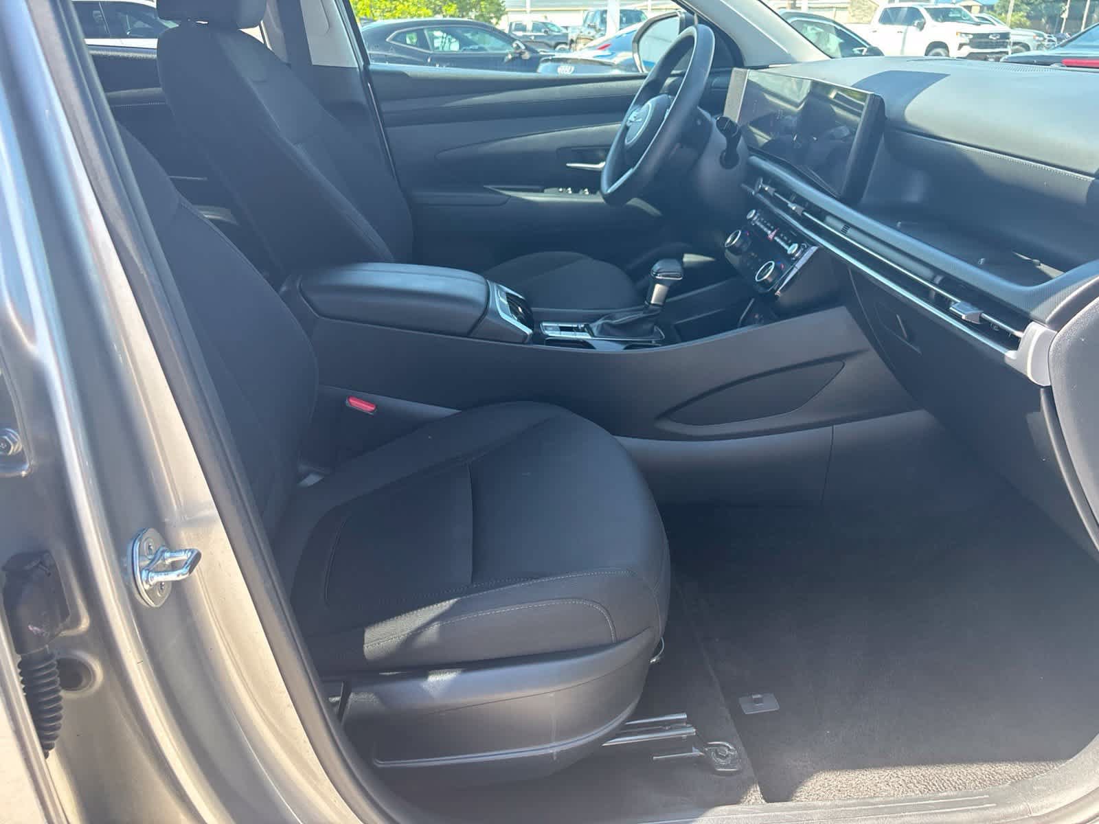Used 2025 Hyundai Tucson SEL FWD image 12