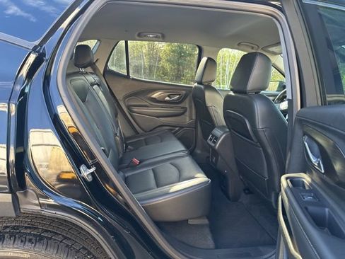Used 2024 GMC Terrain SLT AWD/4WD image 14