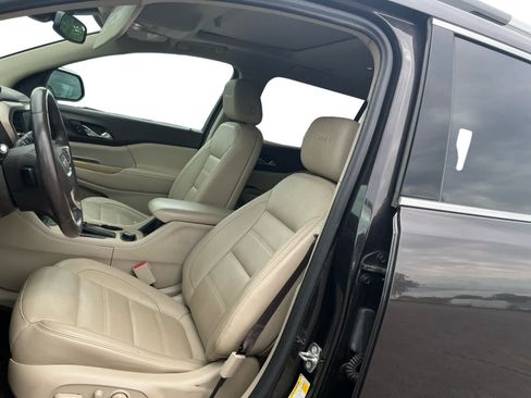 Used 2018 GMC Acadia Denali w/ Technology Package AWD/4WD image 9