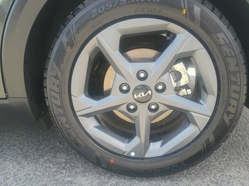 Used 2025 Kia K4 FWD image 19
