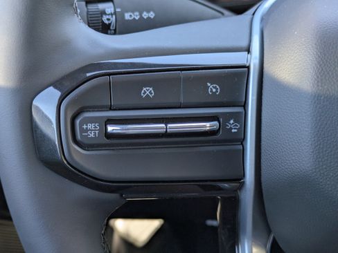 New 2025 Chevrolet Colorado Trail Boss w/ Off-Road Front Bumper Package image 15