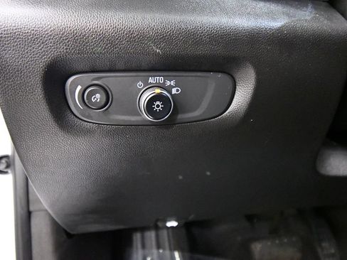 Used 2023 Chevrolet Traverse High Country AWD/4WD image 21