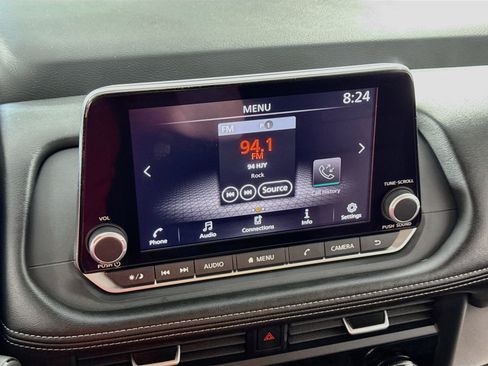 Used 2025 Nissan Rogue SV AWD/4WD image 16