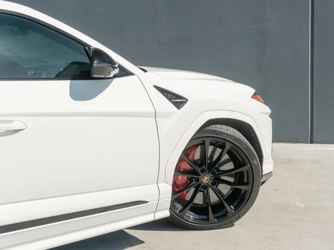Used 2021 Lamborghini Urus AWD/4WD image 40