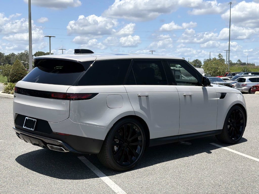 New 2026 Land Rover Range Rover Sport SE AWD/4WD image 5